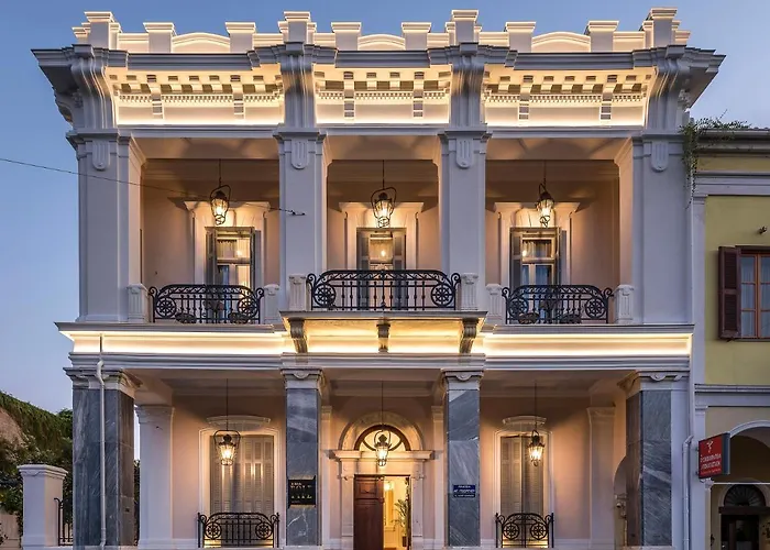 The Bold Type Hotel, A Member Of Design 파트라