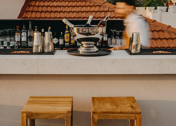 The Bold Type Hotel, A Member Of Design 파트라